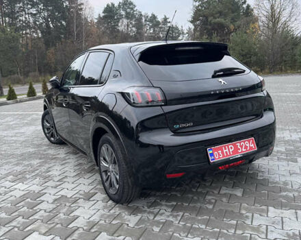 Черный Пежо e-208, объемом двигателя 0 л и пробегом 99 тыс. км за 12699 $, фото 5 на Automoto.ua