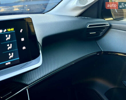 Чорний Пежо e-208, об'ємом двигуна 0 л та пробігом 20 тис. км за 14900 $, фото 27 на Automoto.ua