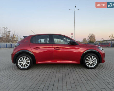 Красный Пежо e-208, объемом двигателя 0 л и пробегом 76 тыс. км за 14950 $, фото 2 на Automoto.ua
