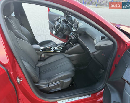 Красный Пежо e-208, объемом двигателя 0 л и пробегом 76 тыс. км за 14950 $, фото 15 на Automoto.ua