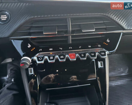 Красный Пежо e-208, объемом двигателя 0 л и пробегом 76 тыс. км за 14950 $, фото 26 на Automoto.ua