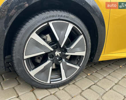 Жовтий Пежо e-208, об'ємом двигуна 0 л та пробігом 55 тис. км за 13700 $, фото 4 на Automoto.ua