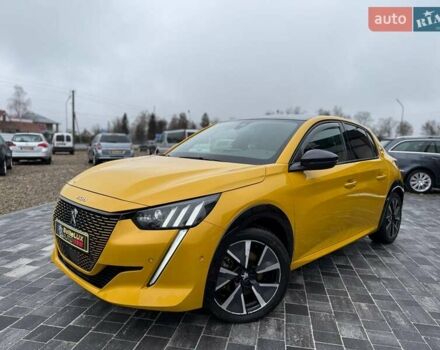 Желтый Пежо e-208, объемом двигателя 0 л и пробегом 129 тыс. км за 14399 $, фото 47 на Automoto.ua