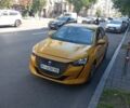 Желтый Пежо e-208, объемом двигателя 0 л и пробегом 89 тыс. км за 11300 $, фото 1 на Automoto.ua