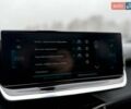 Желтый Пежо e-208, объемом двигателя 0 л и пробегом 129 тыс. км за 14399 $, фото 24 на Automoto.ua