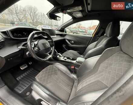 Желтый Пежо e-208, объемом двигателя 0 л и пробегом 129 тыс. км за 14399 $, фото 19 на Automoto.ua