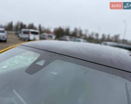 Желтый Пежо e-208, объемом двигателя 0 л и пробегом 129 тыс. км за 14399 $, фото 12 на Automoto.ua