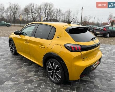 Желтый Пежо e-208, объемом двигателя 0 л и пробегом 129 тыс. км за 14399 $, фото 6 на Automoto.ua