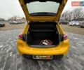Желтый Пежо e-208, объемом двигателя 0 л и пробегом 129 тыс. км за 14399 $, фото 42 на Automoto.ua