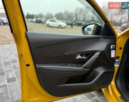 Желтый Пежо e-208, объемом двигателя 0 л и пробегом 129 тыс. км за 14399 $, фото 18 на Automoto.ua