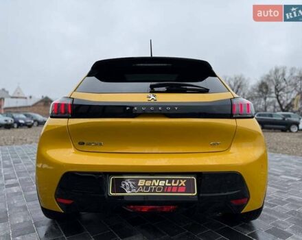 Желтый Пежо e-208, объемом двигателя 0 л и пробегом 129 тыс. км за 14399 $, фото 41 на Automoto.ua