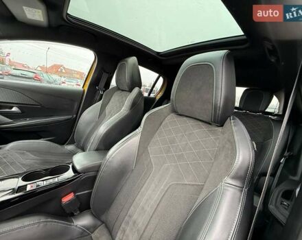 Желтый Пежо e-208, объемом двигателя 0 л и пробегом 129 тыс. км за 14399 $, фото 23 на Automoto.ua