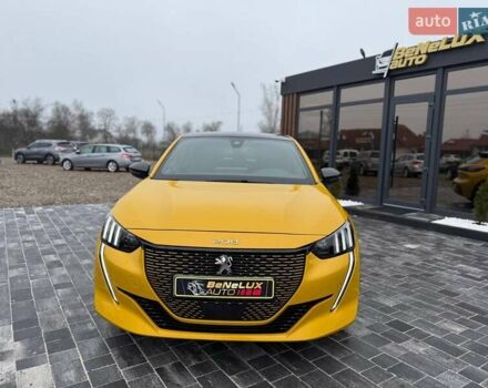 Желтый Пежо e-208, объемом двигателя 0 л и пробегом 129 тыс. км за 14399 $, фото 3 на Automoto.ua
