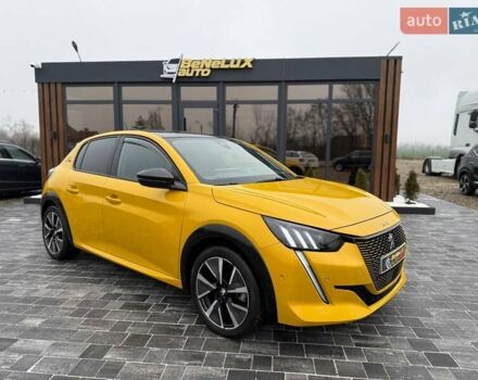 Желтый Пежо e-208, объемом двигателя 0 л и пробегом 129 тыс. км за 14399 $, фото 1 на Automoto.ua