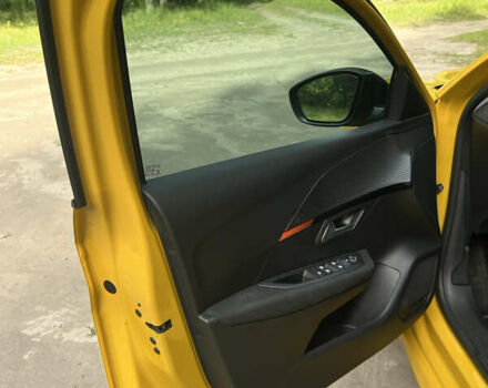 Желтый Пежо e-208, объемом двигателя 0 л и пробегом 40 тыс. км за 15200 $, фото 14 на Automoto.ua
