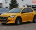 Желтый Пежо e-208, объемом двигателя 0 л и пробегом 38 тыс. км за 16900 $, фото 2 на Automoto.ua