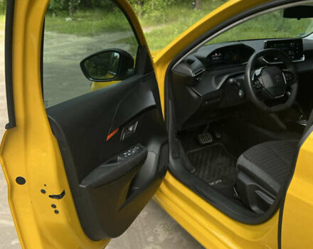 Желтый Пежо e-208, объемом двигателя 0 л и пробегом 40 тыс. км за 15200 $, фото 13 на Automoto.ua