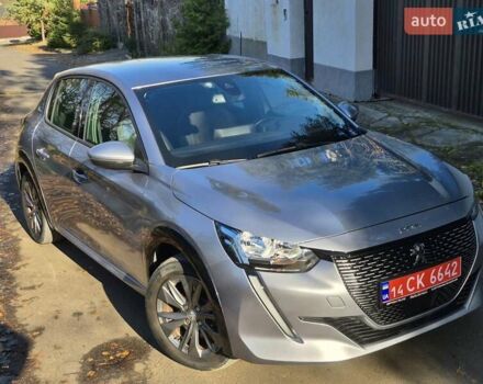 Серый Пежо e-208, объемом двигателя 0 л и пробегом 82 тыс. км за 14744 $, фото 5 на Automoto.ua
