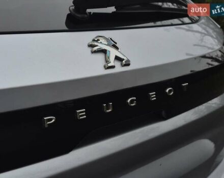 Серый Пежо e-208, объемом двигателя 0 л и пробегом 102 тыс. км за 15064 $, фото 12 на Automoto.ua