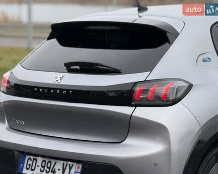 Серый Пежо e-208, объемом двигателя 0 л и пробегом 76 тыс. км за 13500 $, фото 21 на Automoto.ua