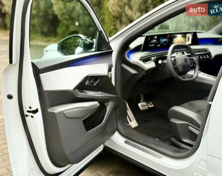 Белый Пежо e-3008, объемом двигателя 0 л и пробегом 1 тыс. км за 37950 $, фото 41 на Automoto.ua