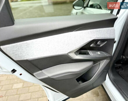 Белый Пежо e-3008, объемом двигателя 0 л и пробегом 1 тыс. км за 37950 $, фото 71 на Automoto.ua