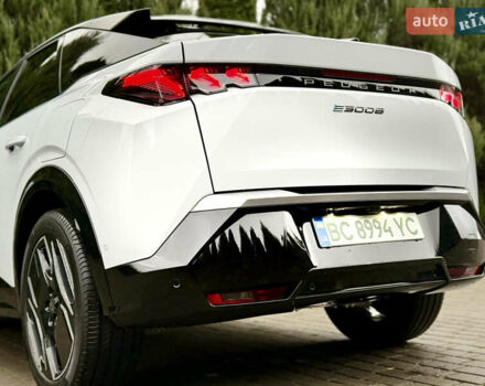 Белый Пежо e-3008, объемом двигателя 0 л и пробегом 1 тыс. км за 37950 $, фото 35 на Automoto.ua