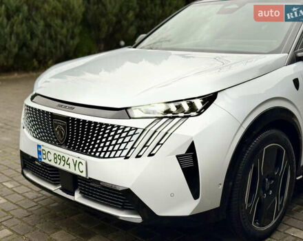 Белый Пежо e-3008, объемом двигателя 0 л и пробегом 1 тыс. км за 37950 $, фото 4 на Automoto.ua