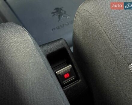 Серый Пежо e-Expert, объемом двигателя 0 л и пробегом 1 тыс. км за 30338 $, фото 43 на Automoto.ua