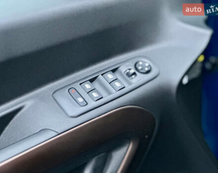 Синій Пежо e-Rifter, об'ємом двигуна 0 л та пробігом 50 тис. км за 19777 $, фото 38 на Automoto.ua