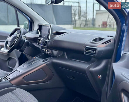 Синій Пежо e-Rifter, об'ємом двигуна 0 л та пробігом 50 тис. км за 19777 $, фото 40 на Automoto.ua