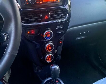 Белый Пежо иOн, объемом двигателя 0 л и пробегом 67 тыс. км за 4500 $, фото 7 на Automoto.ua