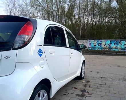 Белый Пежо иOн, объемом двигателя 0 л и пробегом 67 тыс. км за 4500 $, фото 4 на Automoto.ua