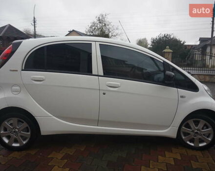Белый Пежо иOн, объемом двигателя 0 л и пробегом 84 тыс. км за 3550 $, фото 15 на Automoto.ua