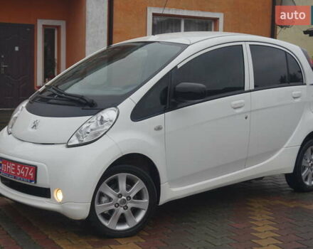 Белый Пежо иOн, объемом двигателя 0 л и пробегом 84 тыс. км за 3550 $, фото 1 на Automoto.ua