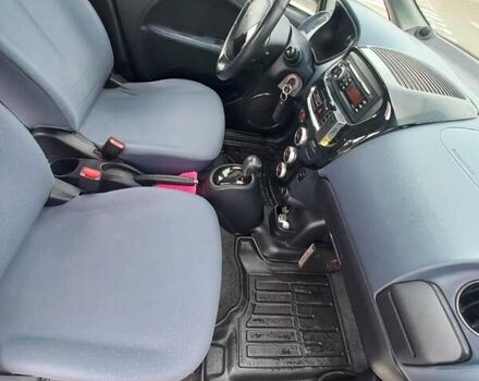 Белый Пежо иOн, объемом двигателя 0 л и пробегом 96 тыс. км за 4500 $, фото 22 на Automoto.ua