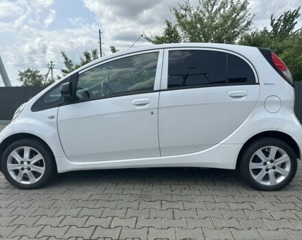Белый Пежо иOн, объемом двигателя 0 л и пробегом 97 тыс. км за 4500 $, фото 3 на Automoto.ua