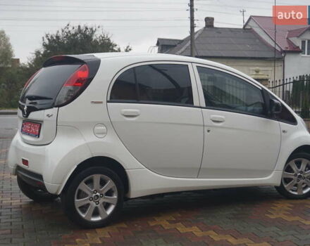 Белый Пежо иOн, объемом двигателя 0 л и пробегом 84 тыс. км за 3550 $, фото 6 на Automoto.ua