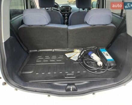 Белый Пежо иOн, объемом двигателя 0 л и пробегом 96 тыс. км за 4500 $, фото 30 на Automoto.ua