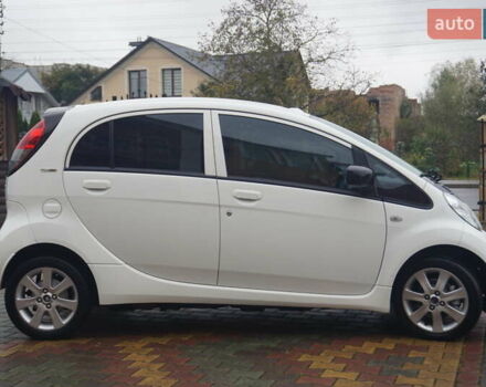 Белый Пежо иOн, объемом двигателя 0 л и пробегом 84 тыс. км за 3550 $, фото 5 на Automoto.ua