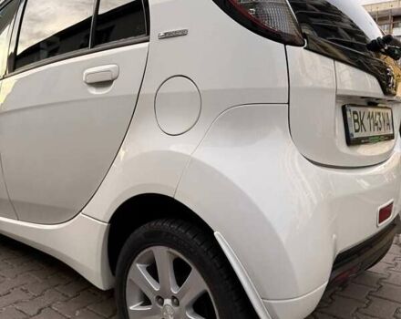 Белый Пежо иOн, объемом двигателя 0 л и пробегом 80 тыс. км за 4500 $, фото 3 на Automoto.ua