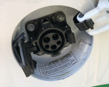 Белый Пежо иOн, объемом двигателя 0 л и пробегом 80 тыс. км за 5000 $, фото 13 на Automoto.ua