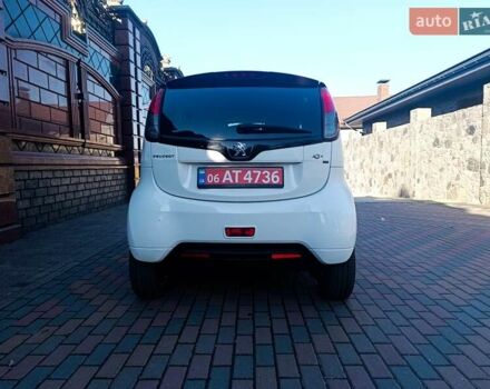 Белый Пежо иOн, объемом двигателя 0 л и пробегом 69 тыс. км за 4299 $, фото 7 на Automoto.ua