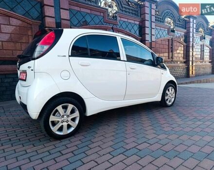 Белый Пежо иOн, объемом двигателя 0 л и пробегом 69 тыс. км за 4299 $, фото 5 на Automoto.ua