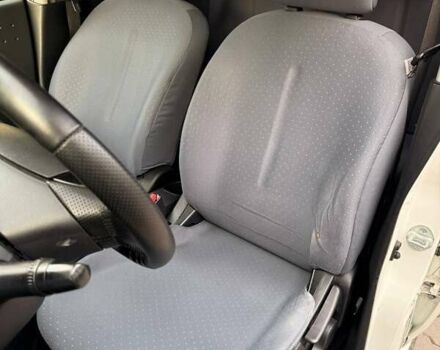 Белый Пежо иOн, объемом двигателя 0 л и пробегом 80 тыс. км за 4500 $, фото 34 на Automoto.ua