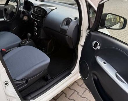 Белый Пежо иOн, объемом двигателя 0 л и пробегом 80 тыс. км за 4500 $, фото 18 на Automoto.ua