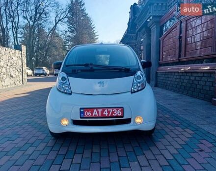 Белый Пежо иOн, объемом двигателя 0 л и пробегом 69 тыс. км за 4299 $, фото 1 на Automoto.ua