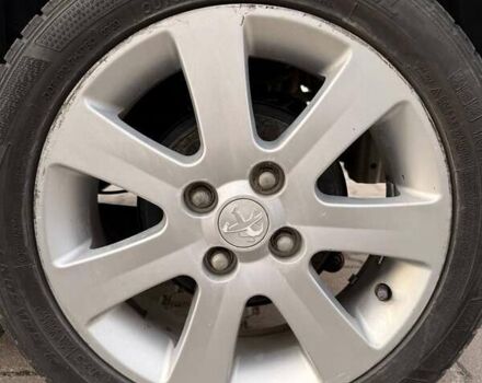 Белый Пежо иOн, объемом двигателя 0 л и пробегом 80 тыс. км за 4500 $, фото 4 на Automoto.ua