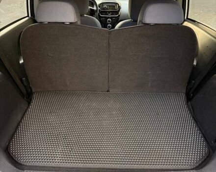 Белый Пежо иOн, объемом двигателя 0 л и пробегом 80 тыс. км за 4500 $, фото 8 на Automoto.ua