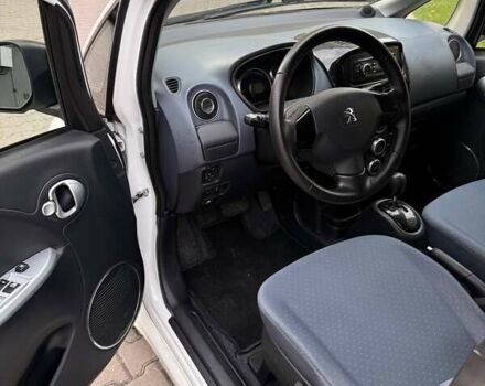 Белый Пежо иOн, объемом двигателя 0 л и пробегом 80 тыс. км за 4500 $, фото 31 на Automoto.ua